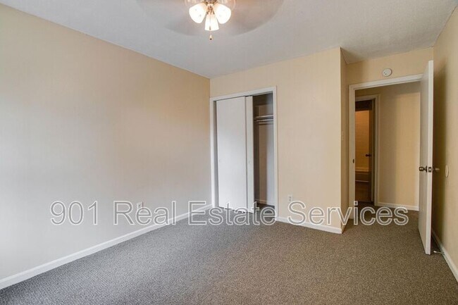 Building Photo - 2996 Stage Park Pl