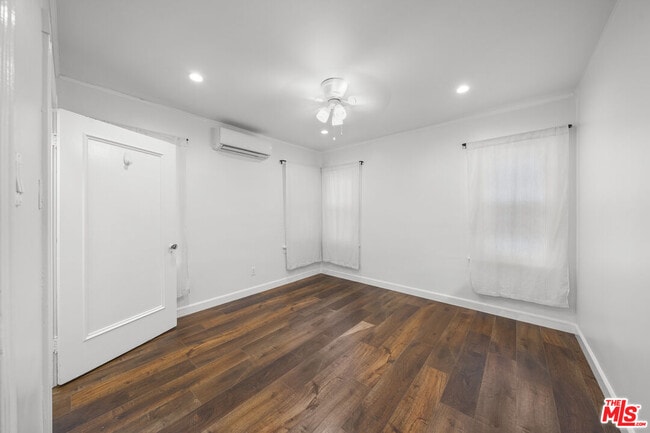 Building Photo - 369 S Virgil Ave