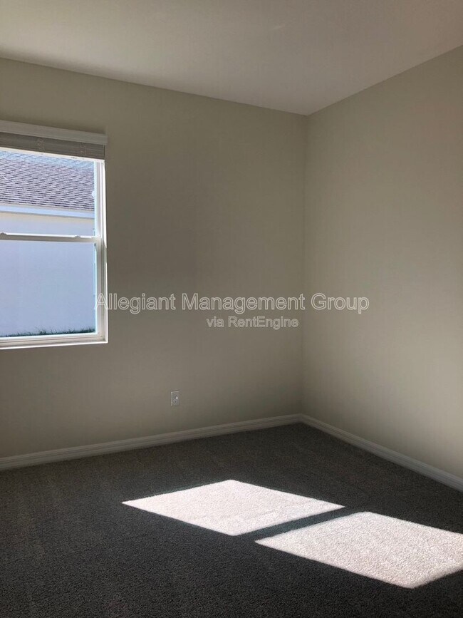 Building Photo - 2715 Creekmore Ct