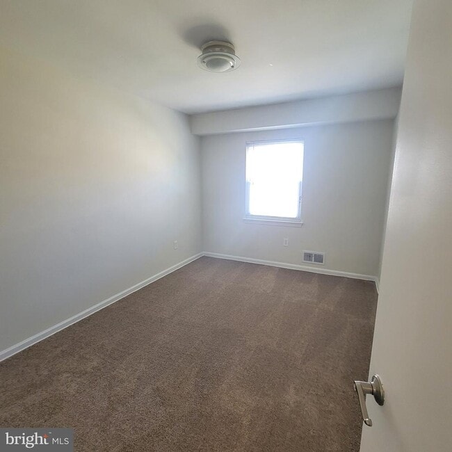 Building Photo - 1833 Addison Rd S