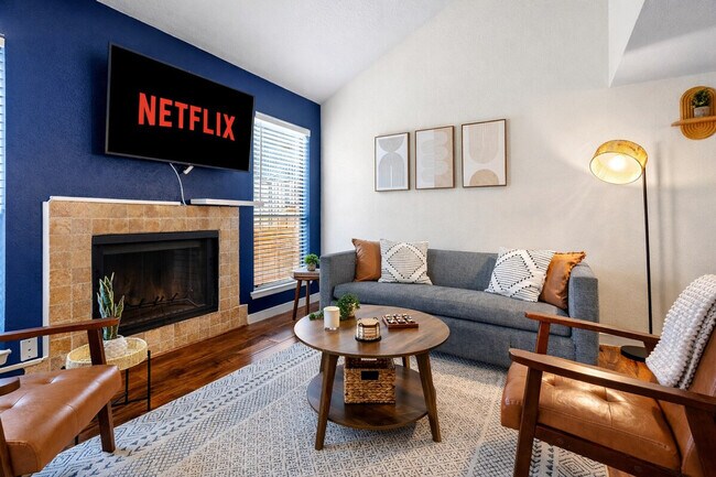 Building Photo - 708 S 1st St