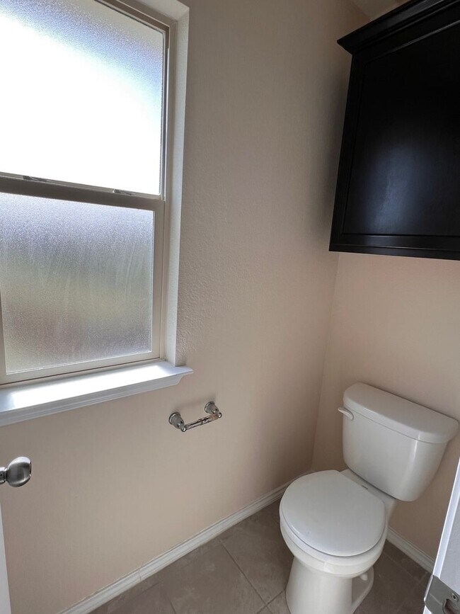 Building Photo - Spacious 5-Bedroom Harker Heights Home with 3 Living Areas & 3-Car Garage