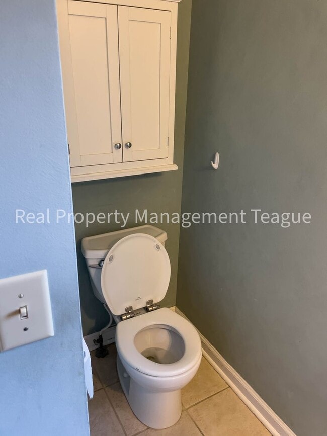 Building Photo - Beautiful Single Family Home