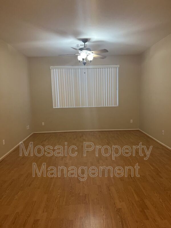 Building Photo - 3938 E Remington Dr