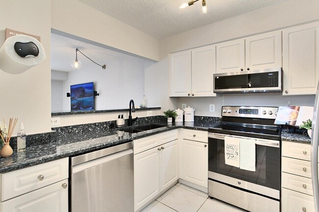 Building Photo - 2181 Jamieson Ave