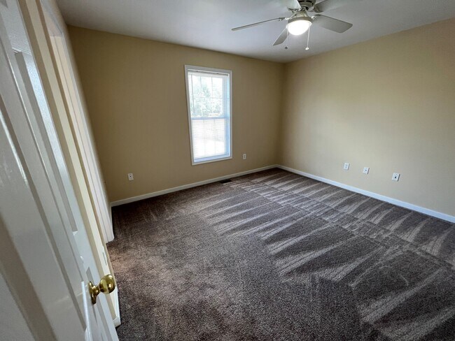 master bedroom with closet - 11810 White Pine Dr