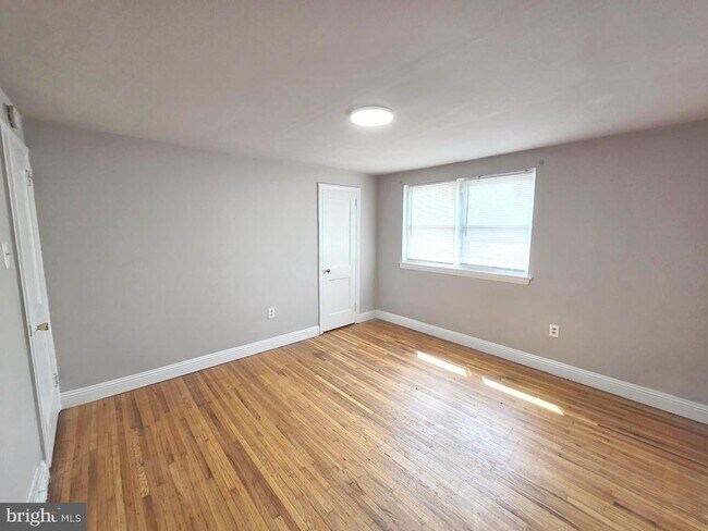 Building Photo - 6653 Perry Ave