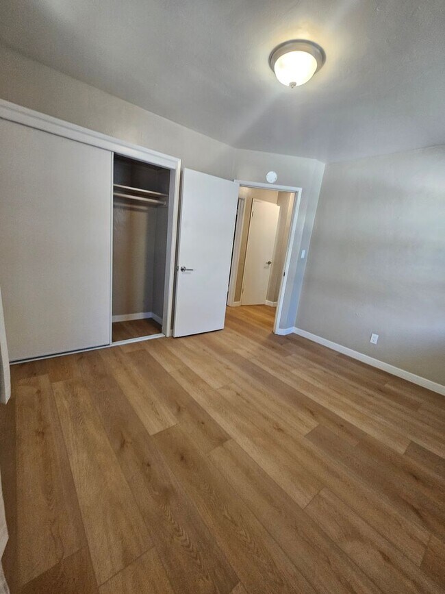 Building Photo - 7186 Central Ave