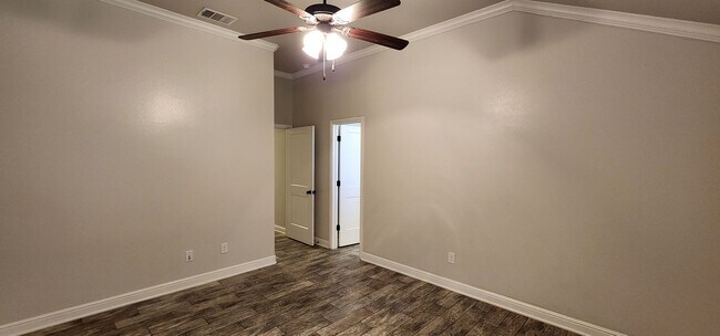 Building Photo - Gorgeous 3 bed/2 bath in Trimmier Estates ...
