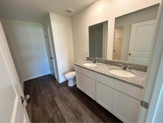 Building Photo - 1256 Stone Ridge Cir