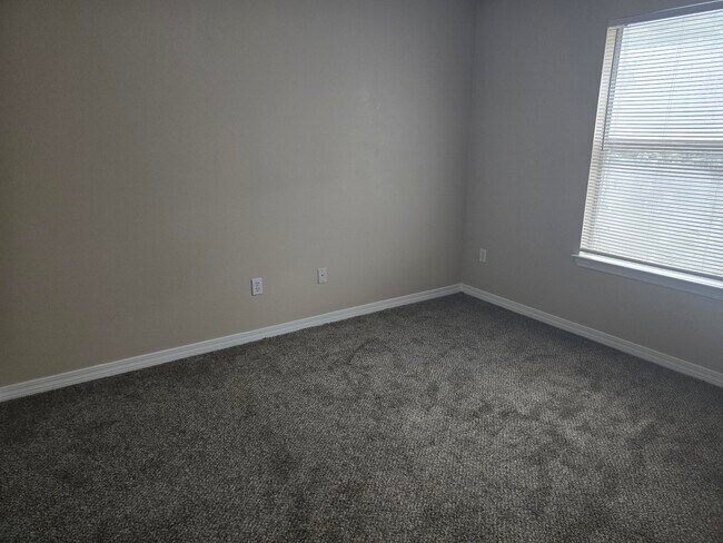 Building Photo - 7720 Lola Cir
