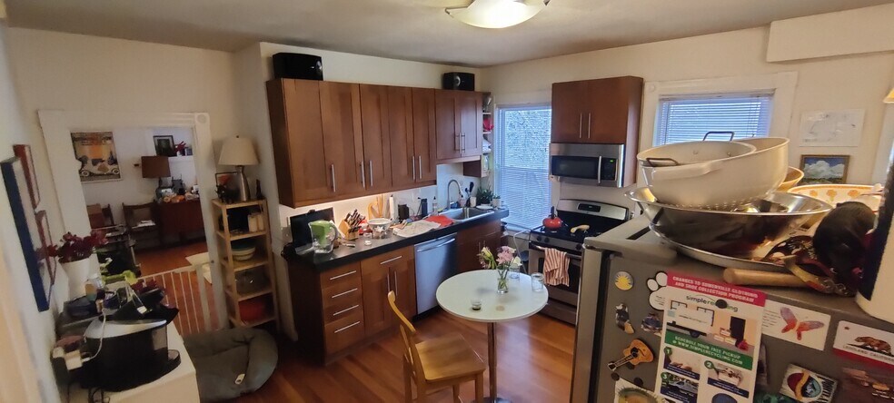 Kitchen - 7 Bigelow St