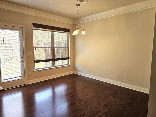 Building Photo - 10563 Naramore Ln