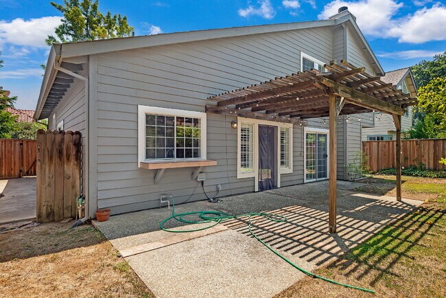 Building Photo - 2335 Benton Pl