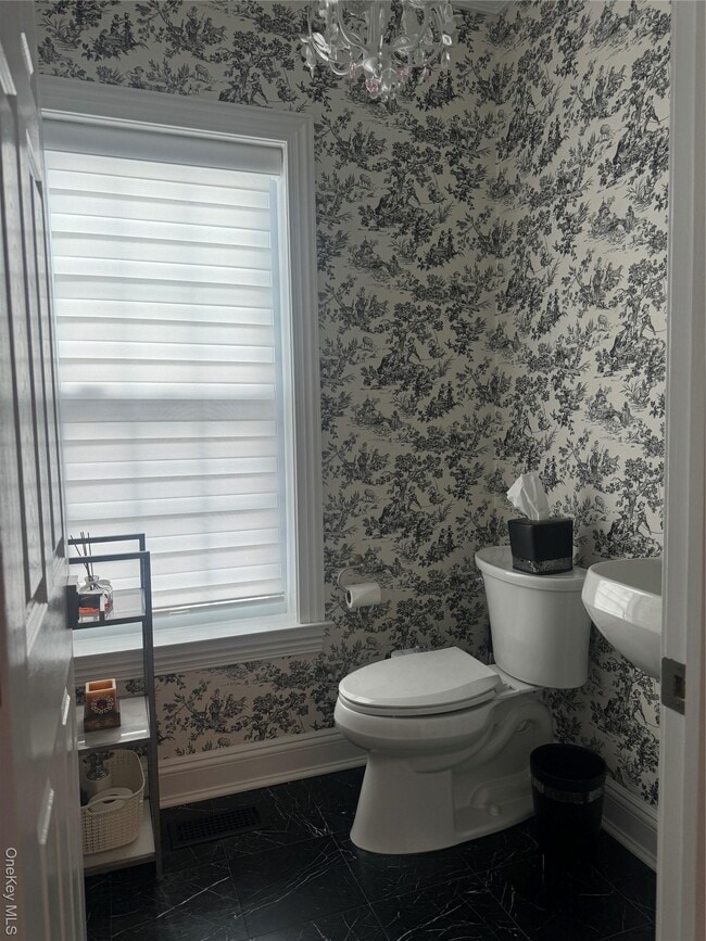 Building Photo - 221 Rivendell Ct