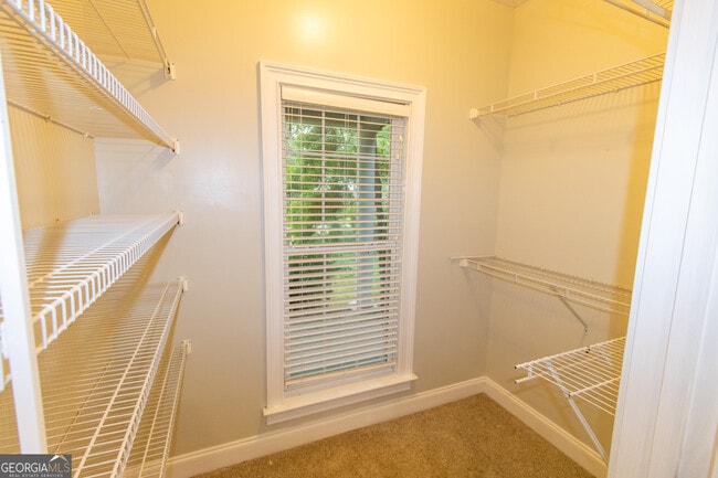 Building Photo - 906 Monarch Cir