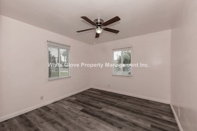 Building Photo - Charming Riverside 3 Bedroom Home with Spa...