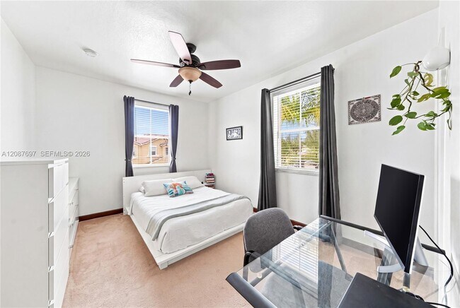 Building Photo - 889 SW 151 Pl