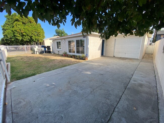 Building Photo - 8128 Puritan St