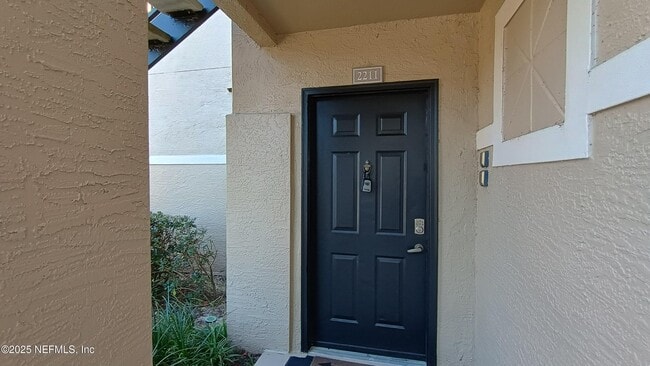 Building Photo - 1655 The Greens Way