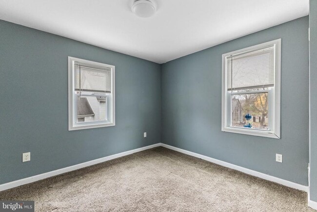 Building Photo - 14 Zane St