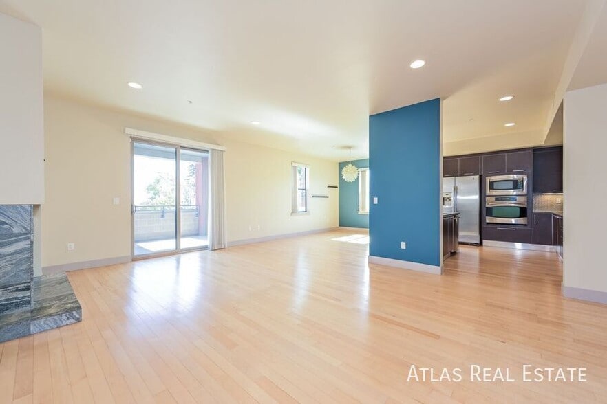 Building Photo - 3420 W 32nd Ave