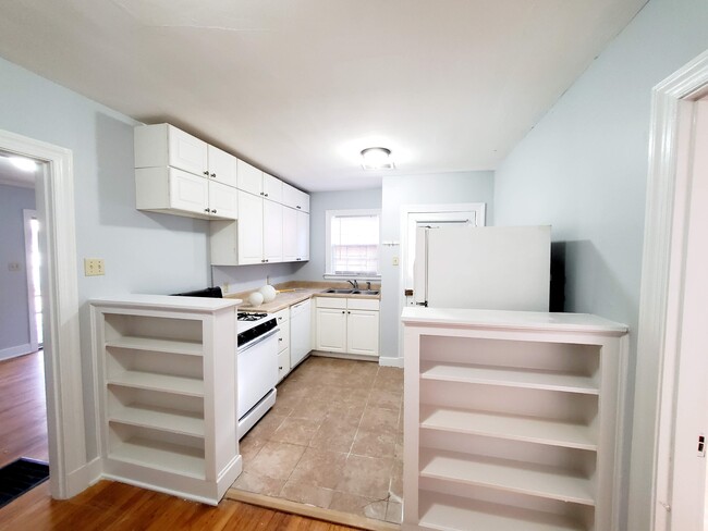 Building Photo - 517 S Barksdale St