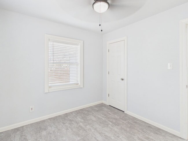 Building Photo - 4620 S Hayden St