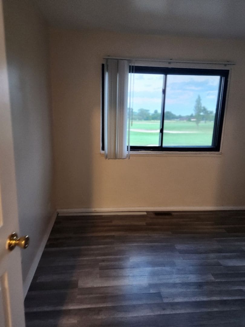 Building Photo - 451 Doral Terrace