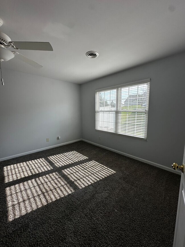 Building Photo - 1643 Wood Song Ln