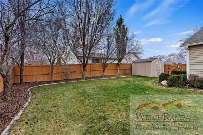 Building Photo - Stunning 5-Bedroom Home in Sandy – Move-In Ready