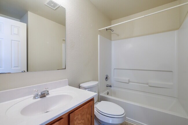 Building Photo - ***APPLICATION CURRENTLY UNDER REVIEW***MO...