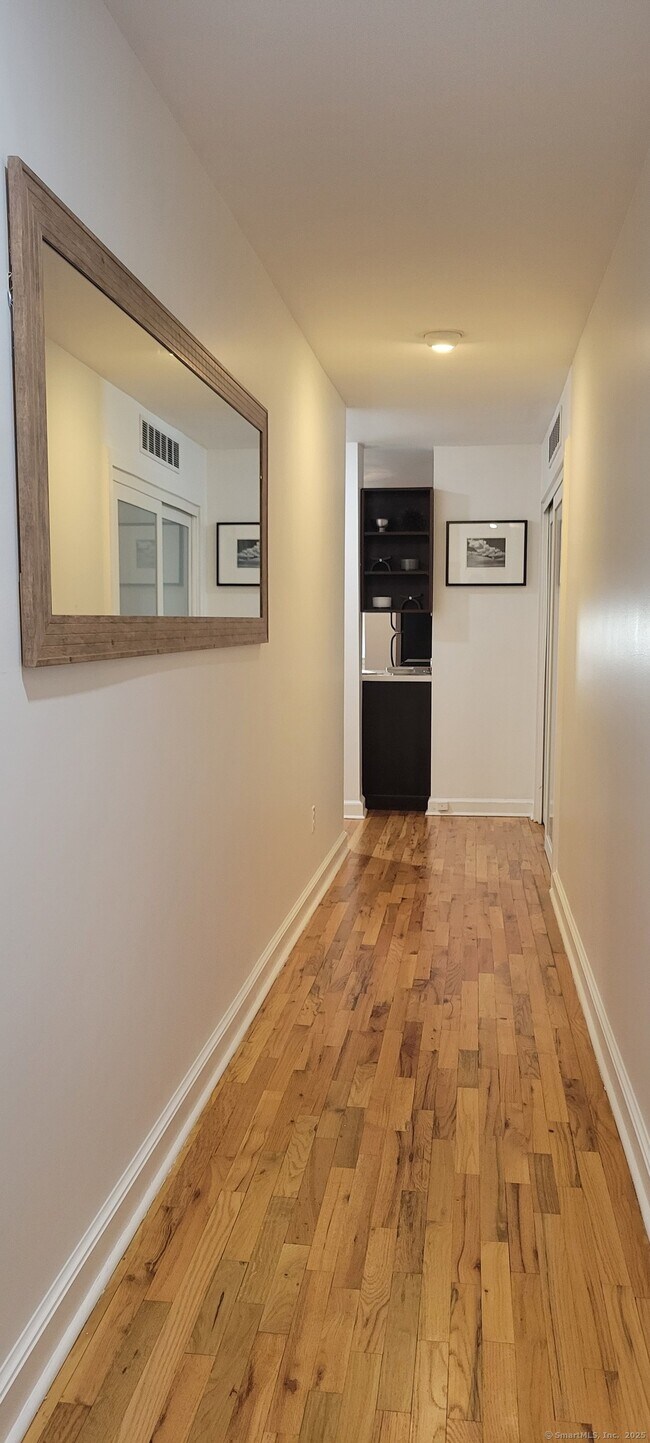 Building Photo - 125 Washington St