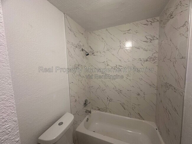 Building Photo - 2268 SW 81st Ave