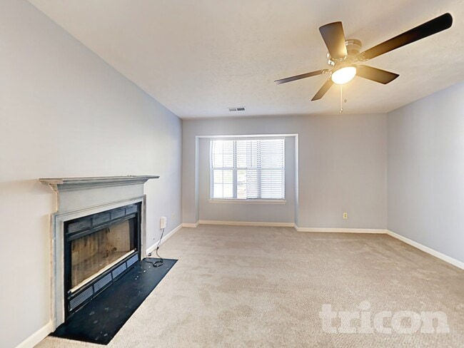 Building Photo - 575 Woodcrest Manor Dr