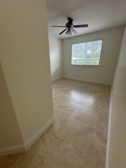 Building Photo - 9873 Baywinds Dr