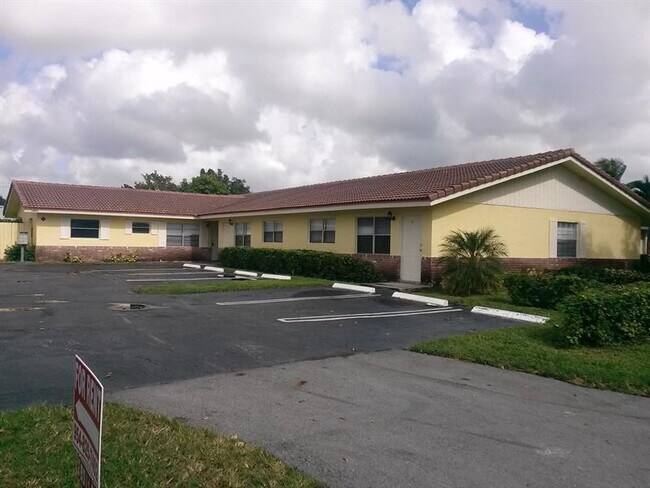 Primary Photo - 10551 NW 45th St