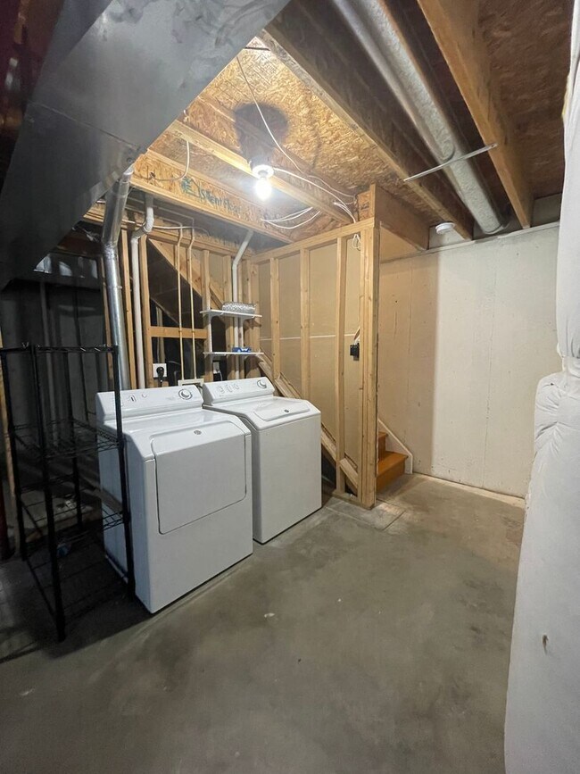 Building Photo - 6720 Antigua Dr