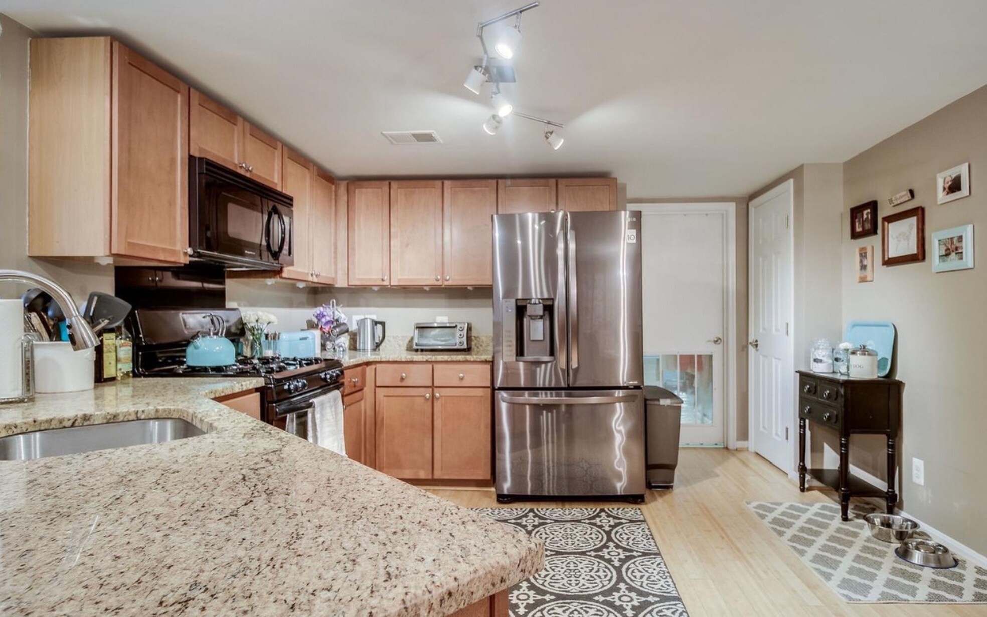 Building Photo - 1295 N Van Dorn St