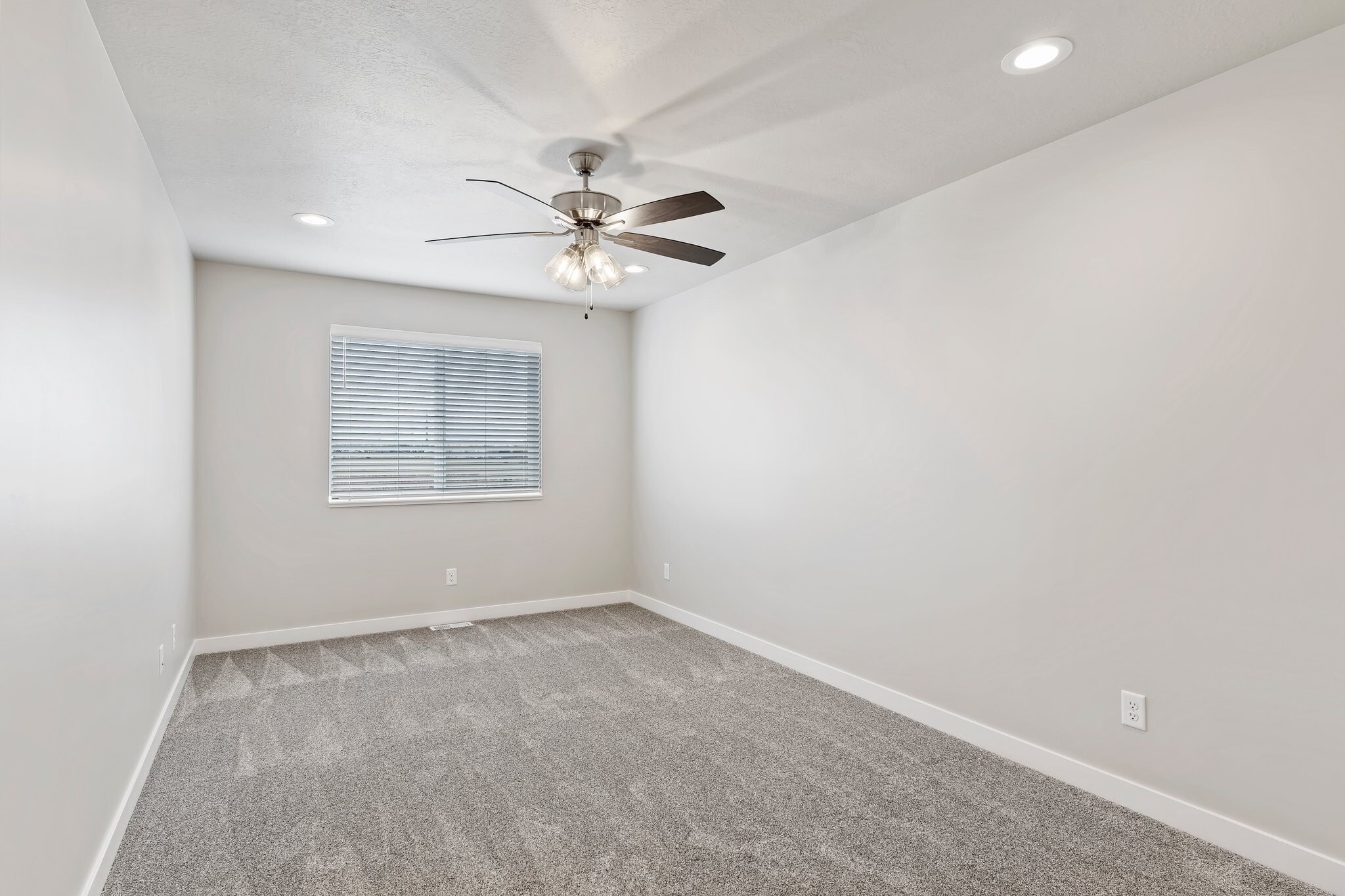 Building Photo - 2977 S 3525 W