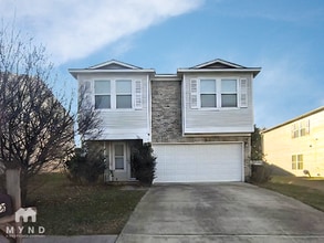 Building Photo - 3225 Lakeland Dr SW