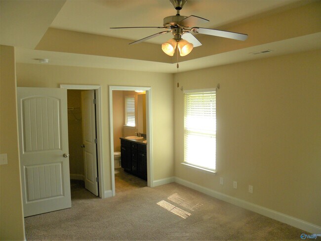 Building Photo - 202 Ashbrook Cir