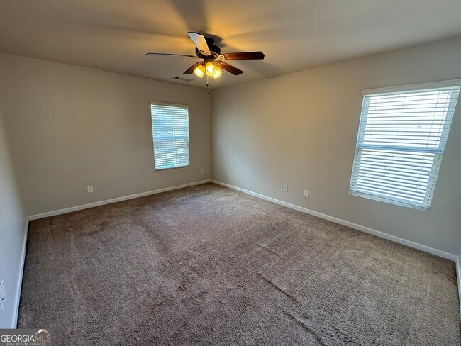 Building Photo - 2937 S Hills