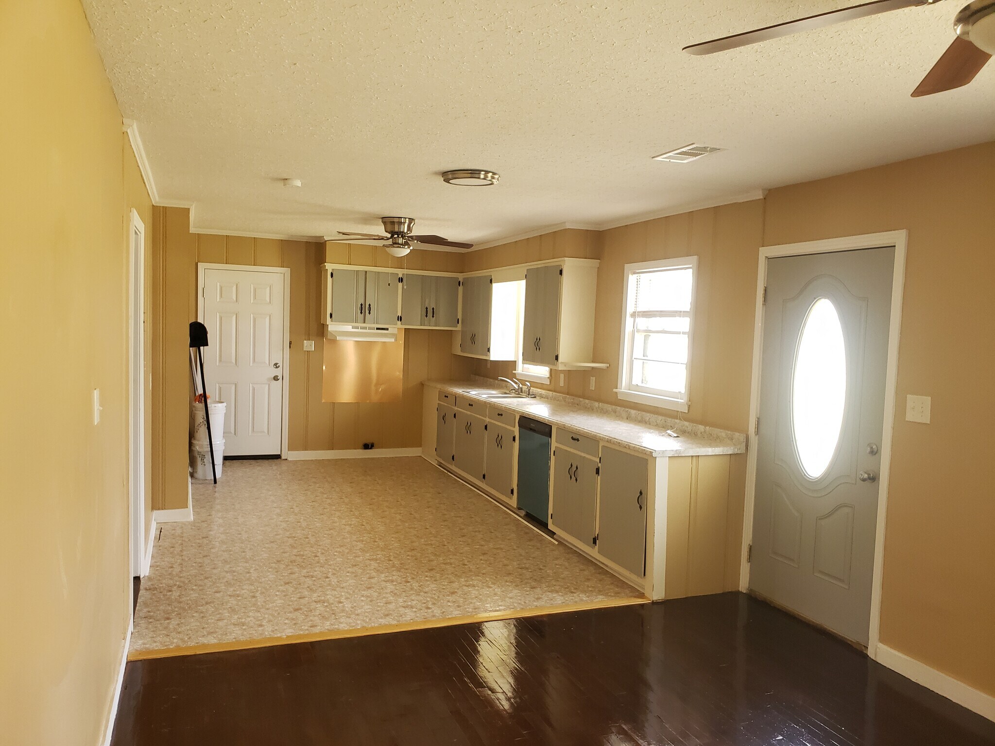 Kitchen - 912 Chickasaw Trail