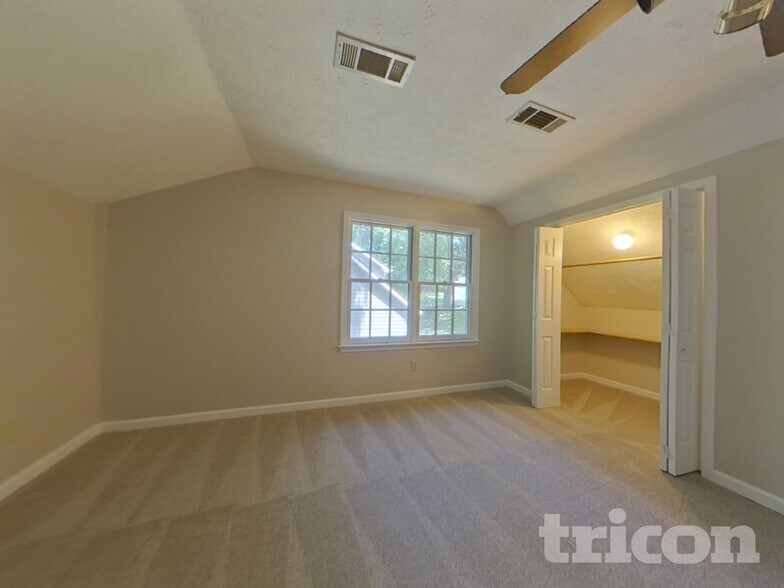 Building Photo - 325 Ridge Ct