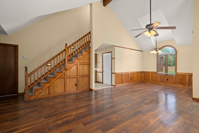 Building Photo - S1005-MF2