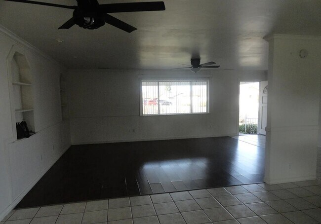 Building Photo - Cute 3 Bedroom, 2 Bath, 2 Car Garage In "Prescott Valley"