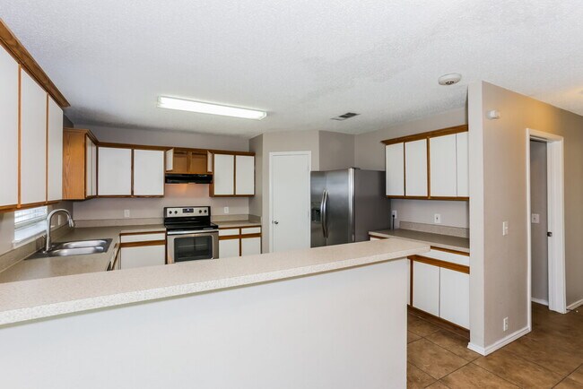 Building Photo - 1511 Columbia Dr