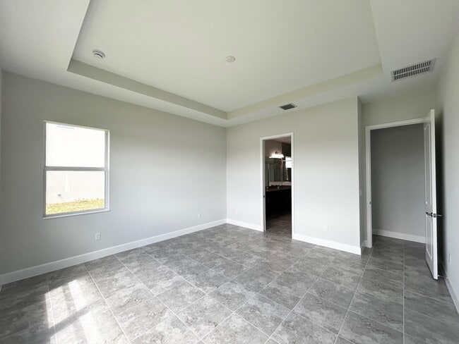 Building Photo - 15192 Wildwood Cir