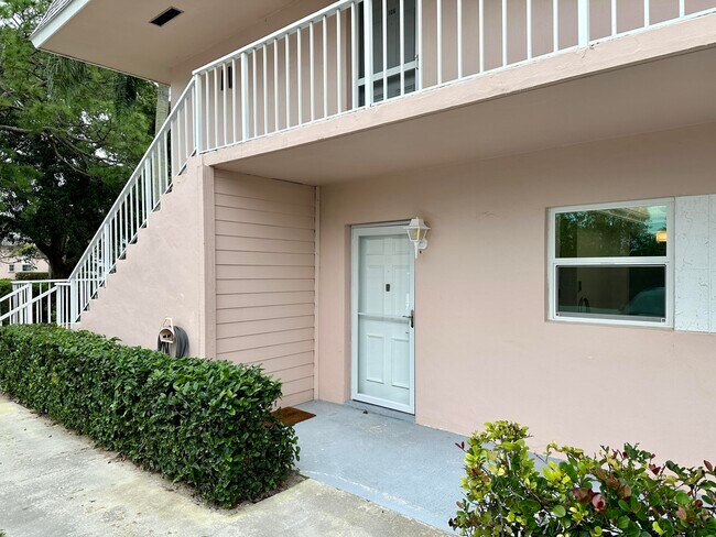 Primary Photo - 18081 SE Country Club Dr